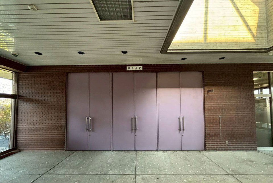 第1会堂正面入口