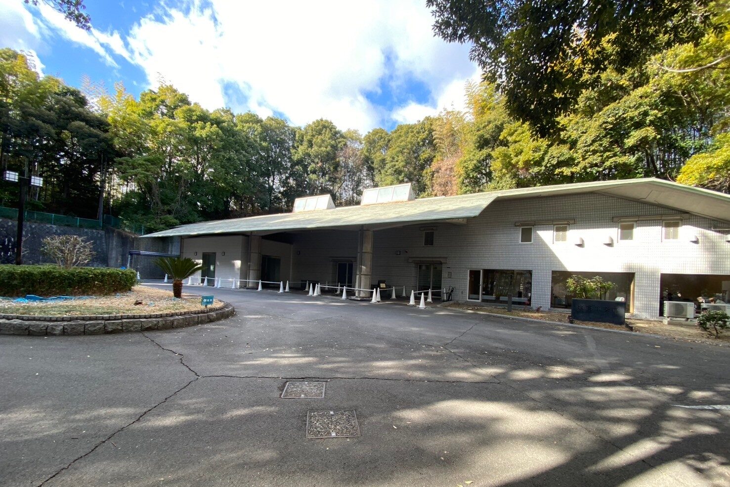 寝屋川市斎場外観